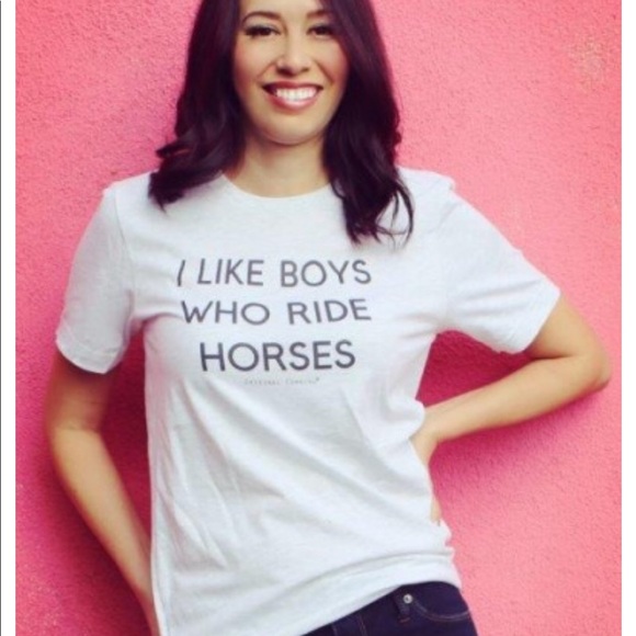I like boys who ride horses Ash Gray Tee Xs-2XL - Picture 2 of 4
